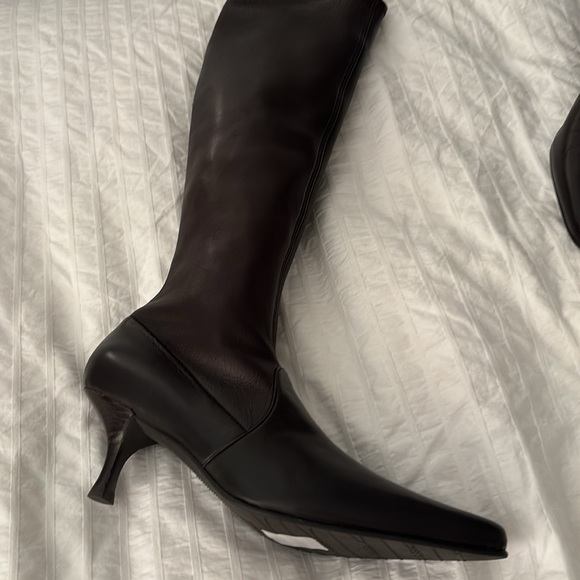 Stuart Weitzman Brown leather stretch boots - Picture 2 of 4